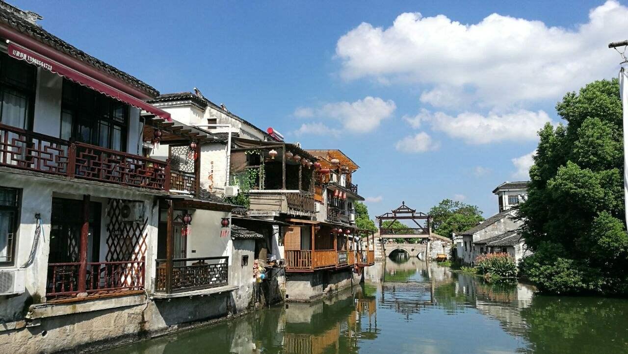 这谁顶得住？40岁王鸥，性感霸气女人味十足！